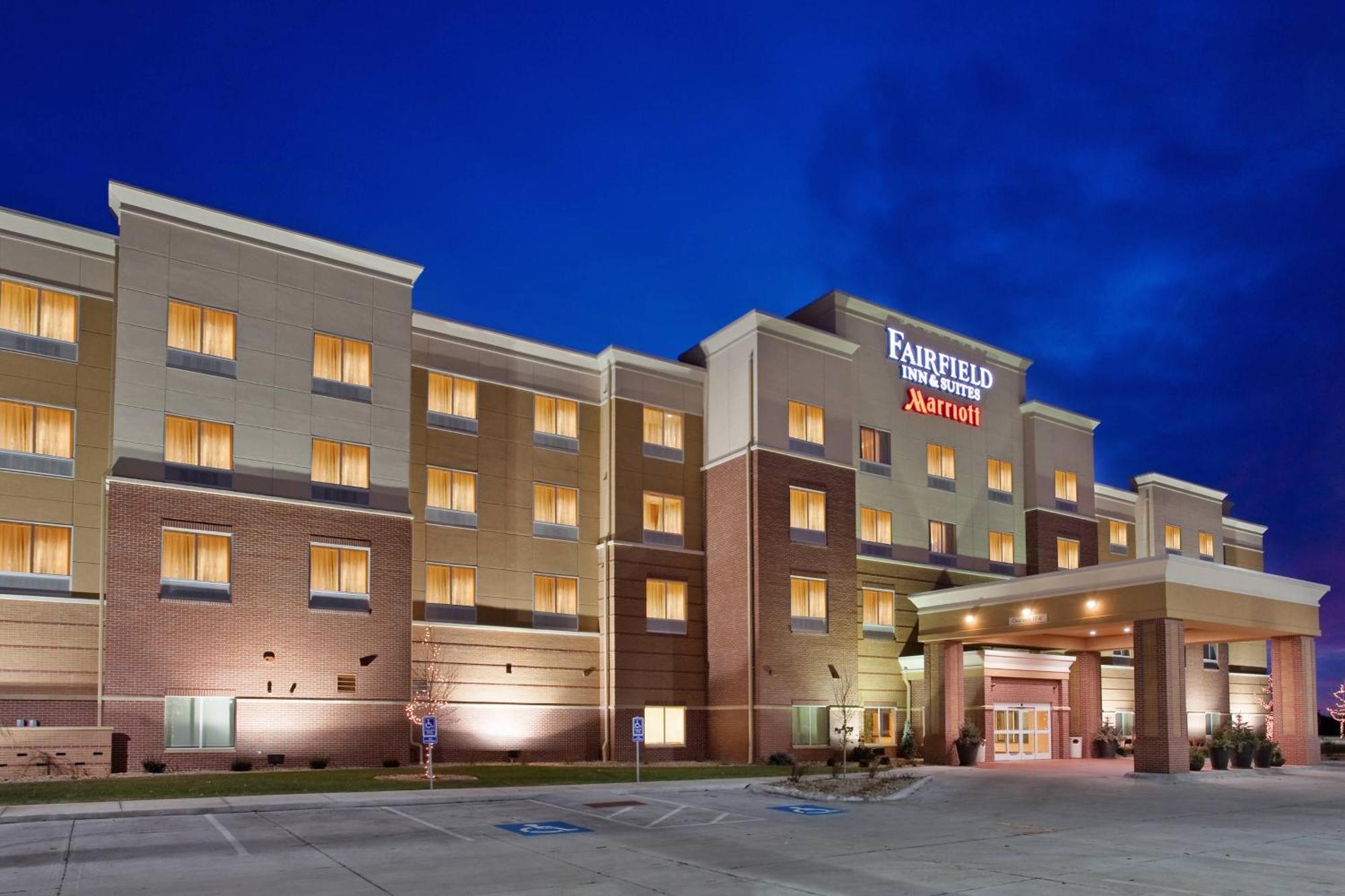 Fairfield Inn & Suites By Marriott Kearney Exterior photo